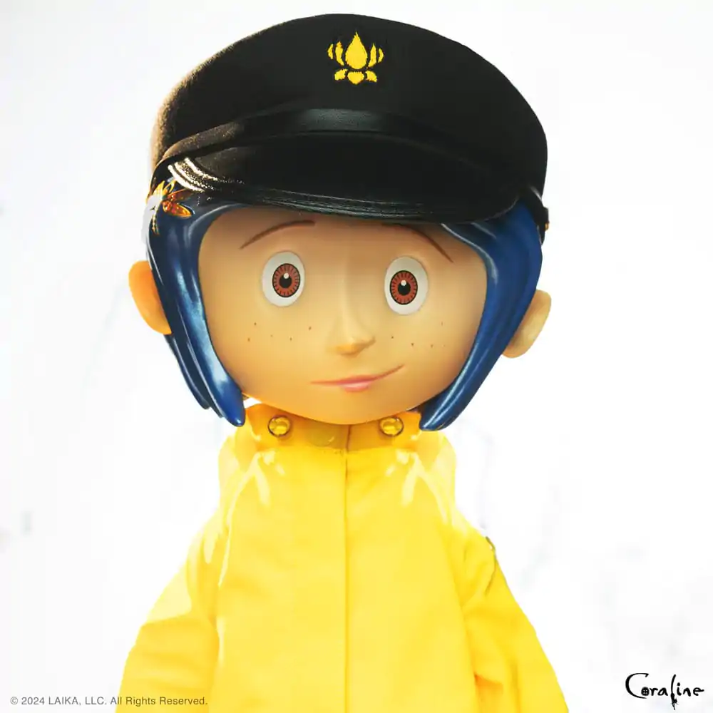 Coraline Supersize Vinyl Action Figure Coraline with Hat (Button Eyes) 40 cm termékfotó