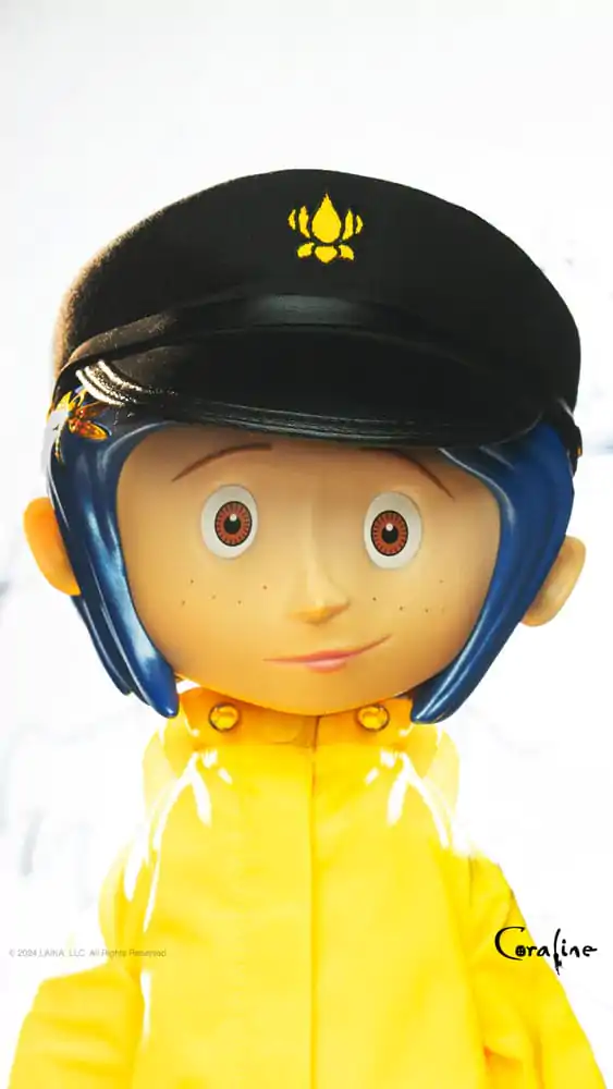 Coraline Supersize Vinyl Action Figure Coraline with Hat (Button Eyes) 40 cm termékfotó