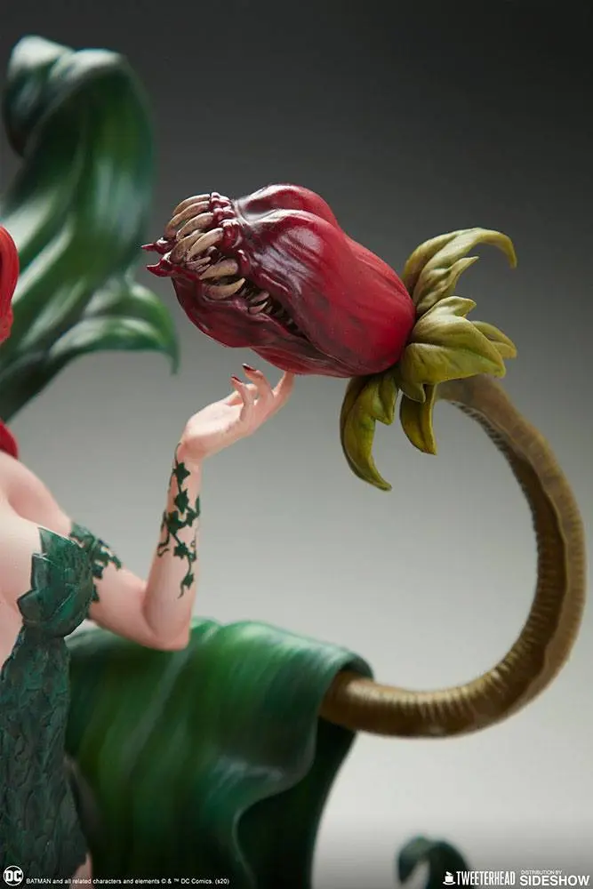 DC Comic Maquette Poison Ivy 36 cm product photo