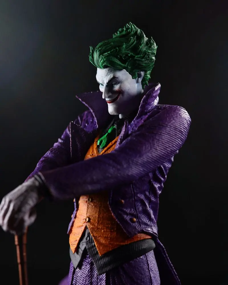 DC Comics Statue 1/10 The Joker by Guillem March 18 cm termékfotó