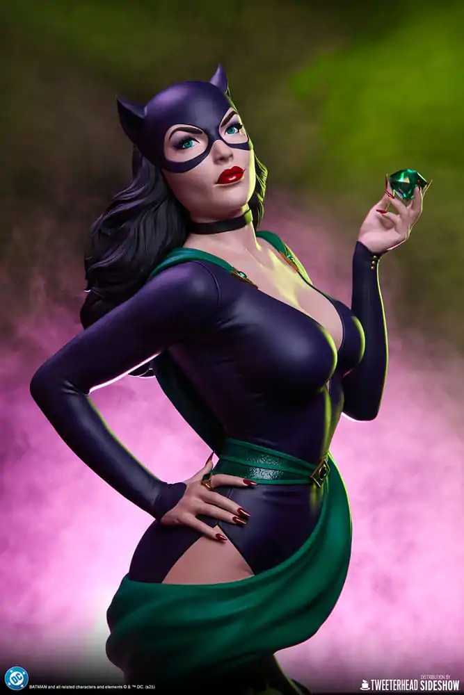 DC Comics Bust 1/3 Catwoman 39 cm product photo