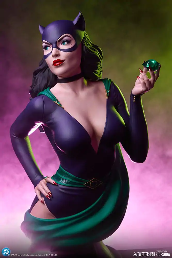 DC Comics Bust 1/3 Catwoman 39 cm product photo
