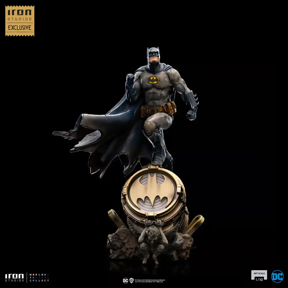 DC Comics Batman on Bat-Signal 1:10 Scale Statue - CCXP23 Exclusive product photo