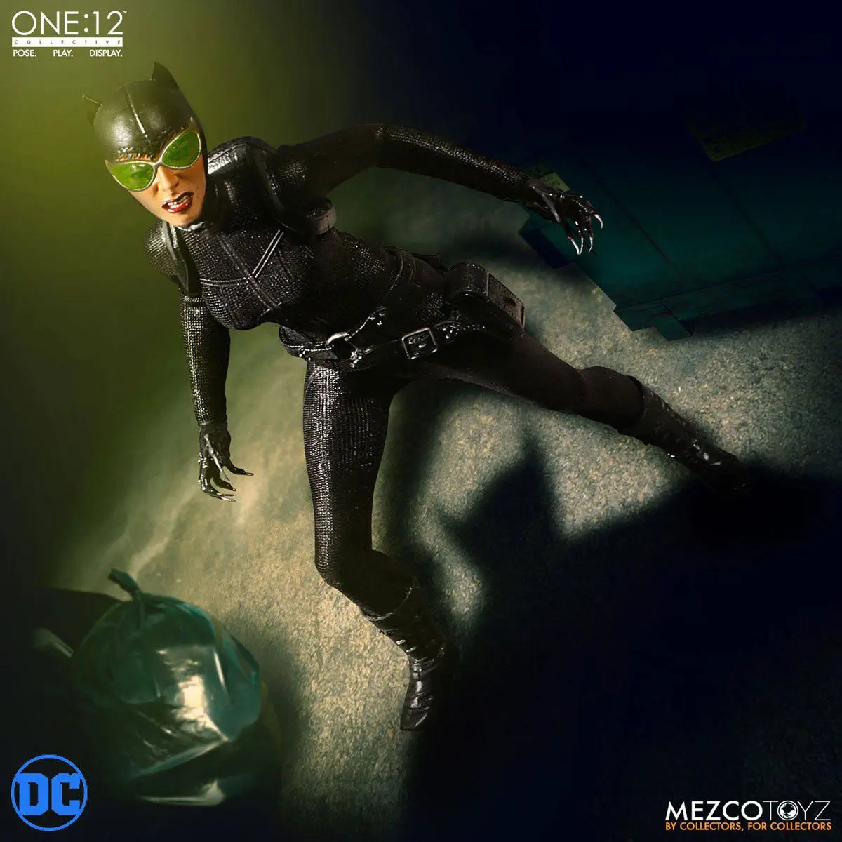 DC Comics Catwoman figure product photo
