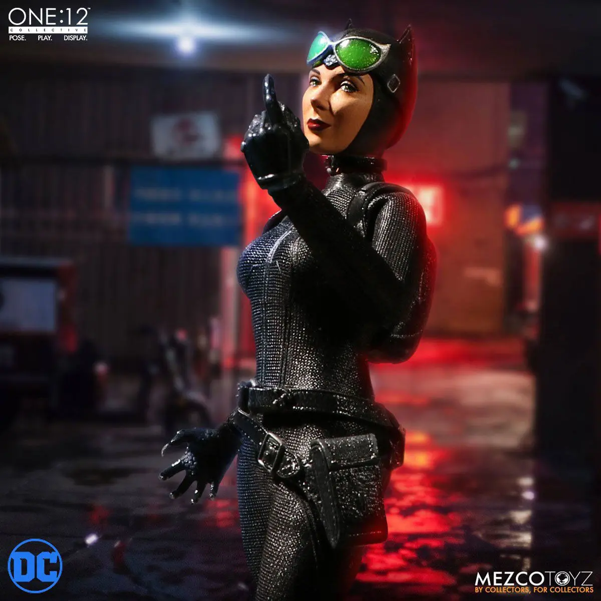 DC Comics Catwoman figure product photo