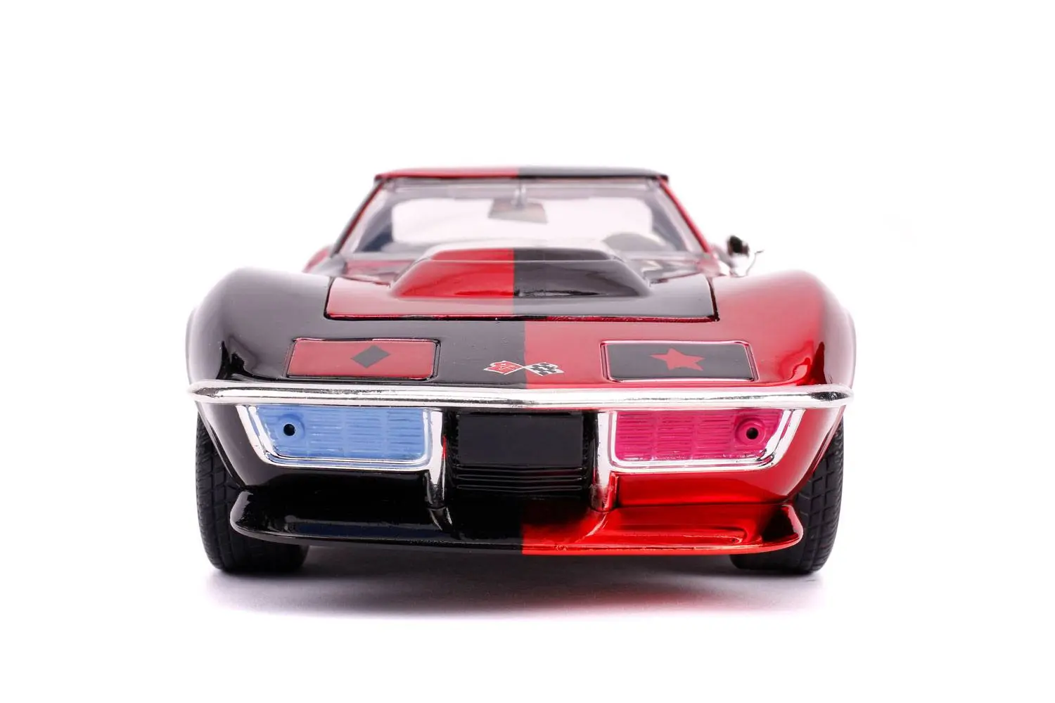 DC Comics Diecast Model 1/24 1969 Chevy Corvette Stingray with Figure product photo