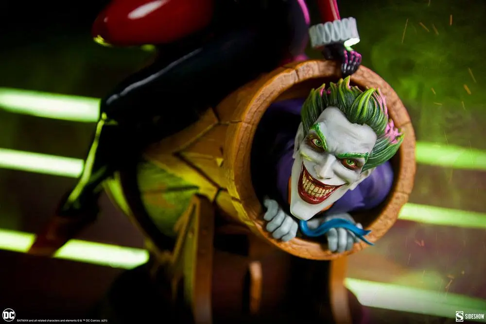 DC Comics Diorama Harley Quinn and The Joker 35 cm product photo