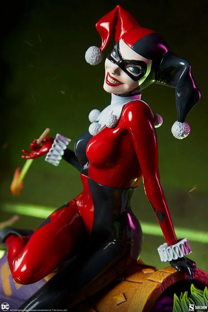 DC Comics Diorama Harley Quinn and The Joker 35 cm product photo
