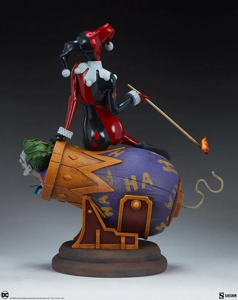 DC Comics Diorama Harley Quinn and The Joker 35 cm product photo