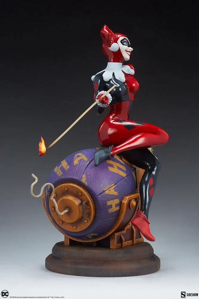 DC Comics Diorama Harley Quinn and The Joker 35 cm product photo