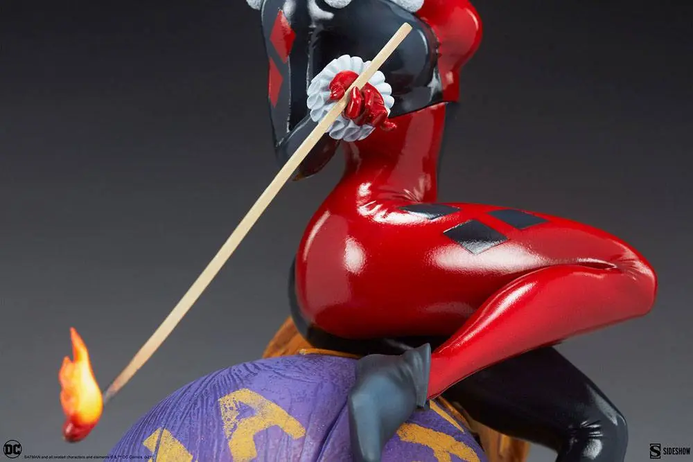 DC Comics Diorama Harley Quinn and The Joker 35 cm product photo