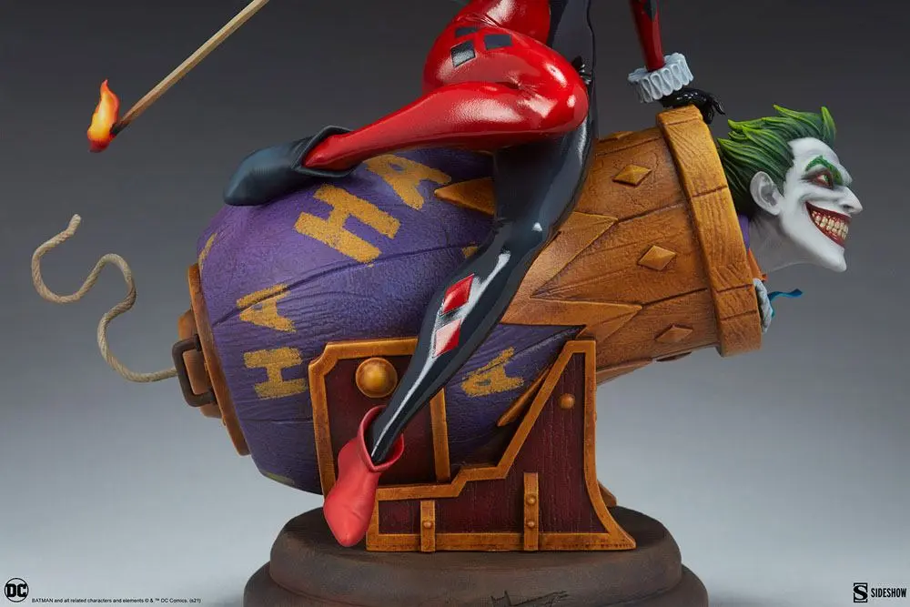 DC Comics Diorama Harley Quinn and The Joker 35 cm product photo