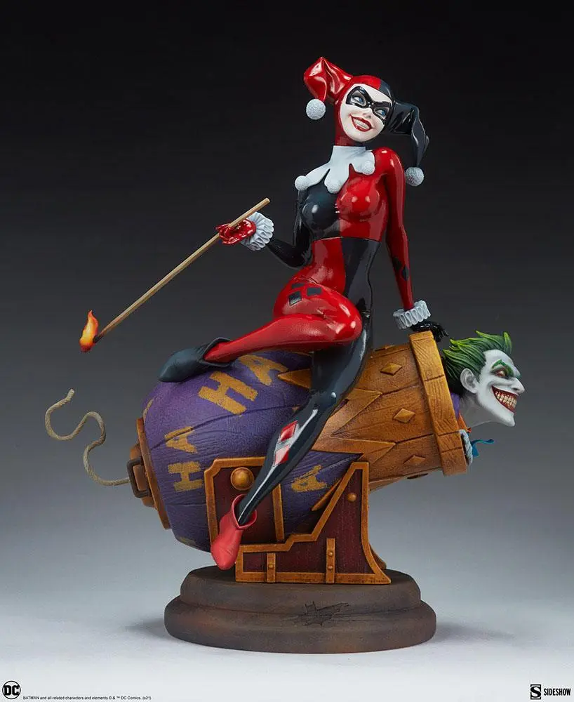 DC Comics Diorama Harley Quinn and The Joker 35 cm product photo