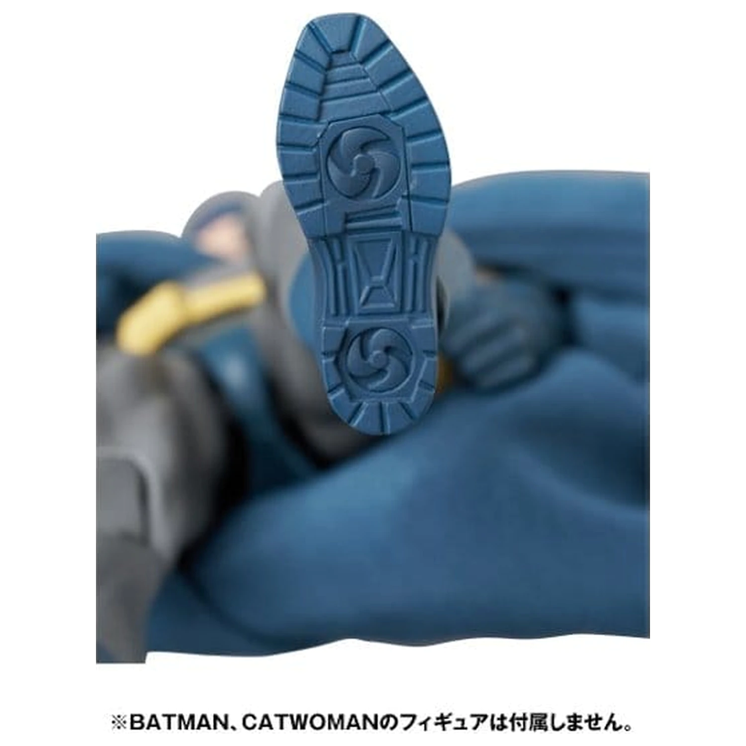 DC Comics MAFEX Action Figure Bruce Wayne (Batman: Hush Ver.) 16 cm      product photo