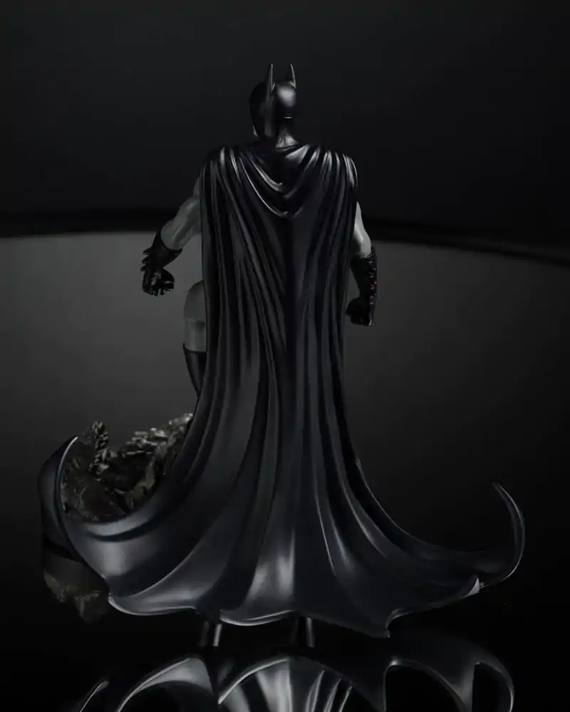 DC Direct Statue 1/10 Batman by Bjorn Barends (Black White) 18 cm product photo