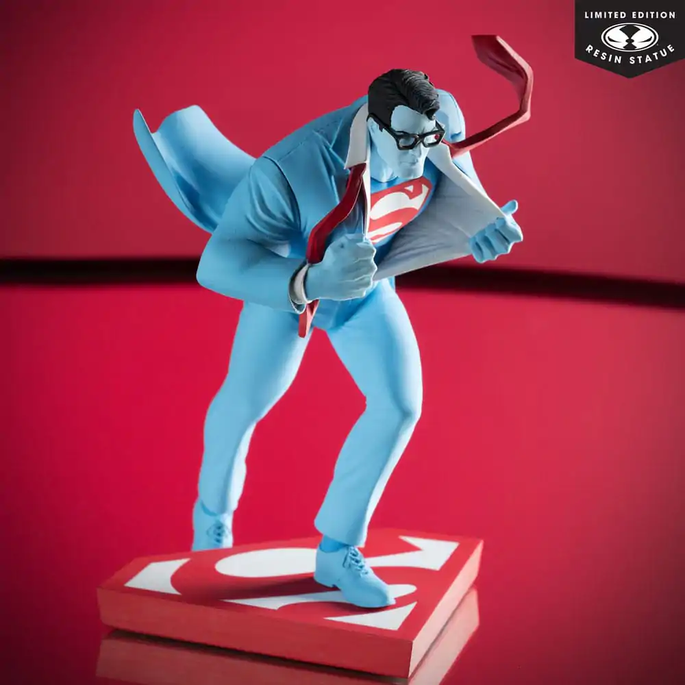 DC Direct Statue 1/10 Superman Red and Blue: Superman by Clayton Henry Limited Edition 16 cm product photo