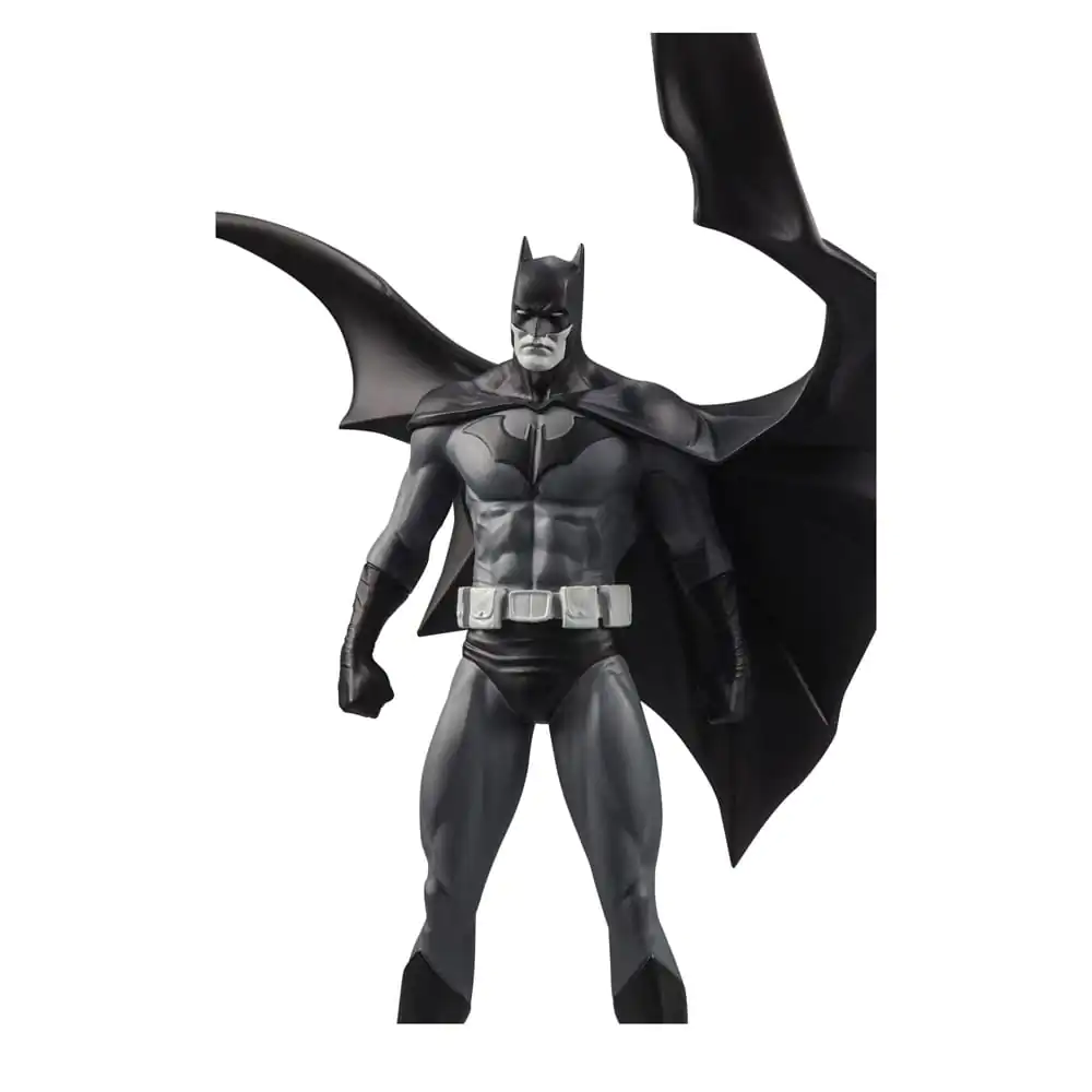 DC Direct Resin Statue Batman Black & White Batman (by Jorge Jimenez) 27 cm termékfotó