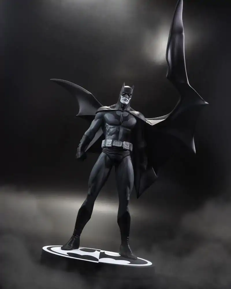 DC Direct Resin Statue Batman Black & White Batman (by Jorge Jimenez) 27 cm termékfotó