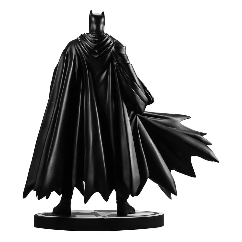 DC Direct Resin Statue Batman Black &amp; White (Batman by Lee Weeks) 19 cm product photo