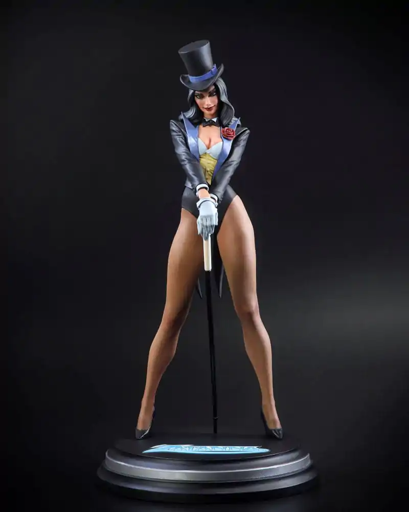 DC Direct DC Cover Girls Resin Statue Zatanna by J. Scott Campbell 23 cm termékfotó