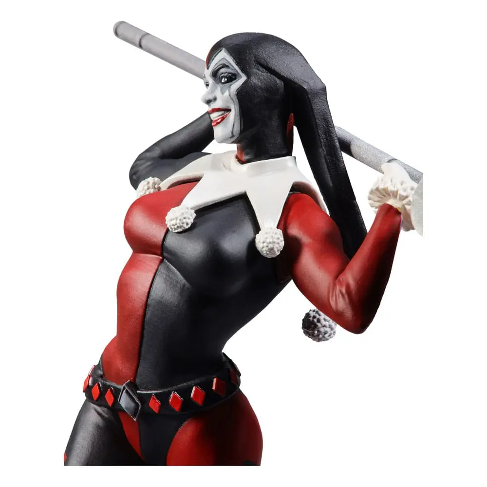 DC Direct Resin Statue Harley Quinn: Red White & Black (Harley Quinn by Stjepan Sejic) 19 cm termékfotó