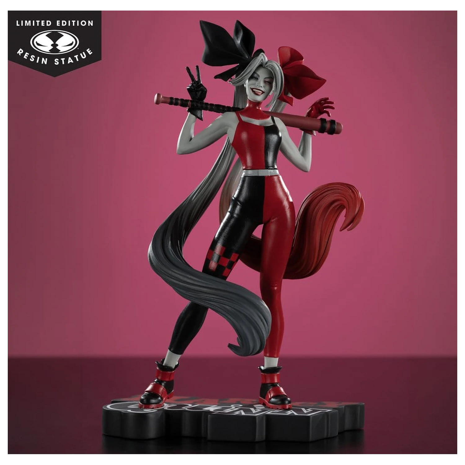 DC Direct Harley Quinn: Red, White & Black Statue 1/10 Harley Quinn by Alex Garner 21 cm product photo