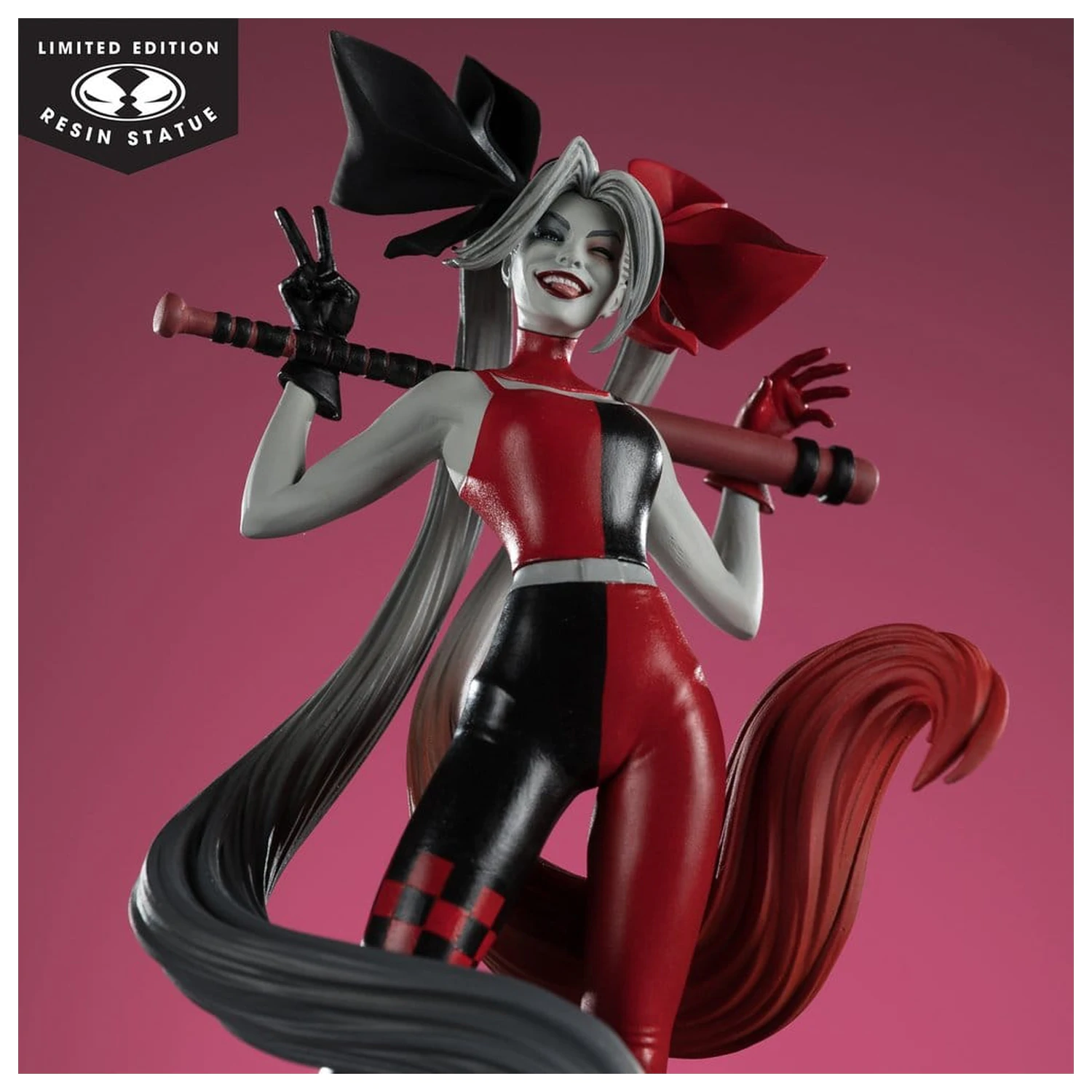 DC Direct Harley Quinn: Red, White & Black Statue 1/10 Harley Quinn by Alex Garner 21 cm product photo