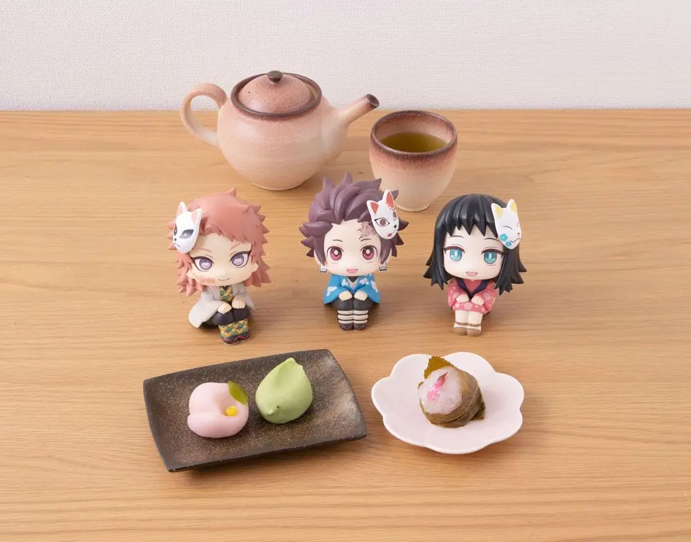 Demon Slayer Kimetsu no Yaiba Look Up PVC Statue Makomo 11 cm product photo