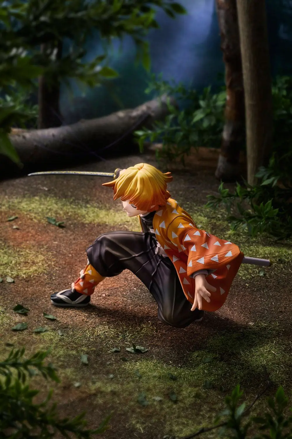 Demon Slayer: Kimetsu no Yaiba Statue 1/8 Zenitsu Agatsuma 12 cm product photo