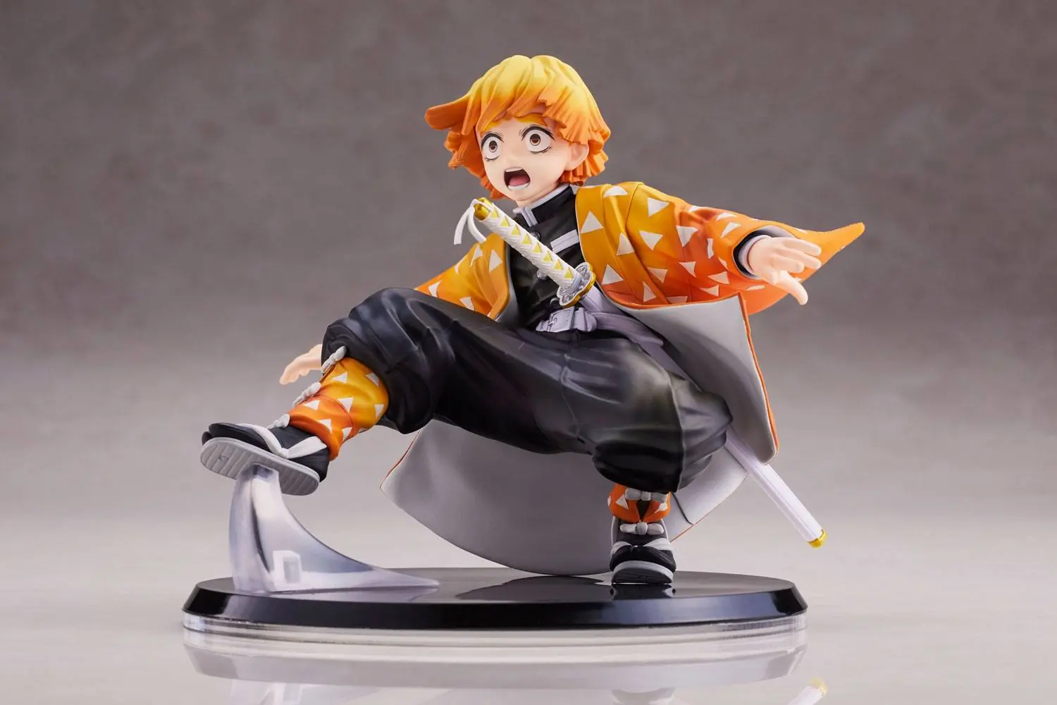 Demon Slayer: Kimetsu no Yaiba Statue 1/8 Zenitsu Agatsuma 12 cm product photo