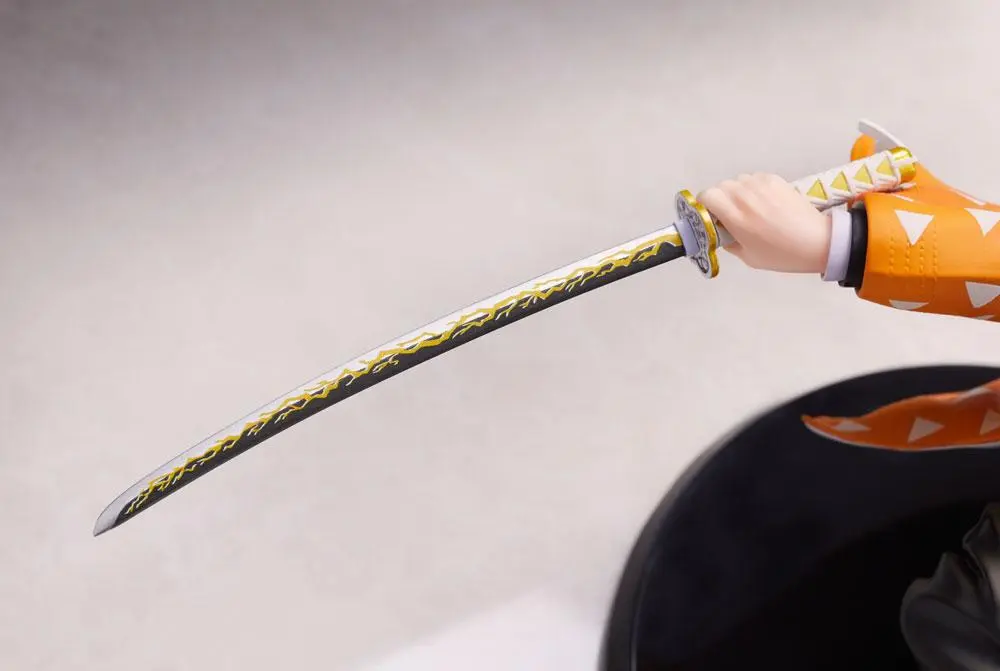 Demon Slayer: Kimetsu no Yaiba Statue 1/8 Zenitsu Agatsuma 12 cm product photo