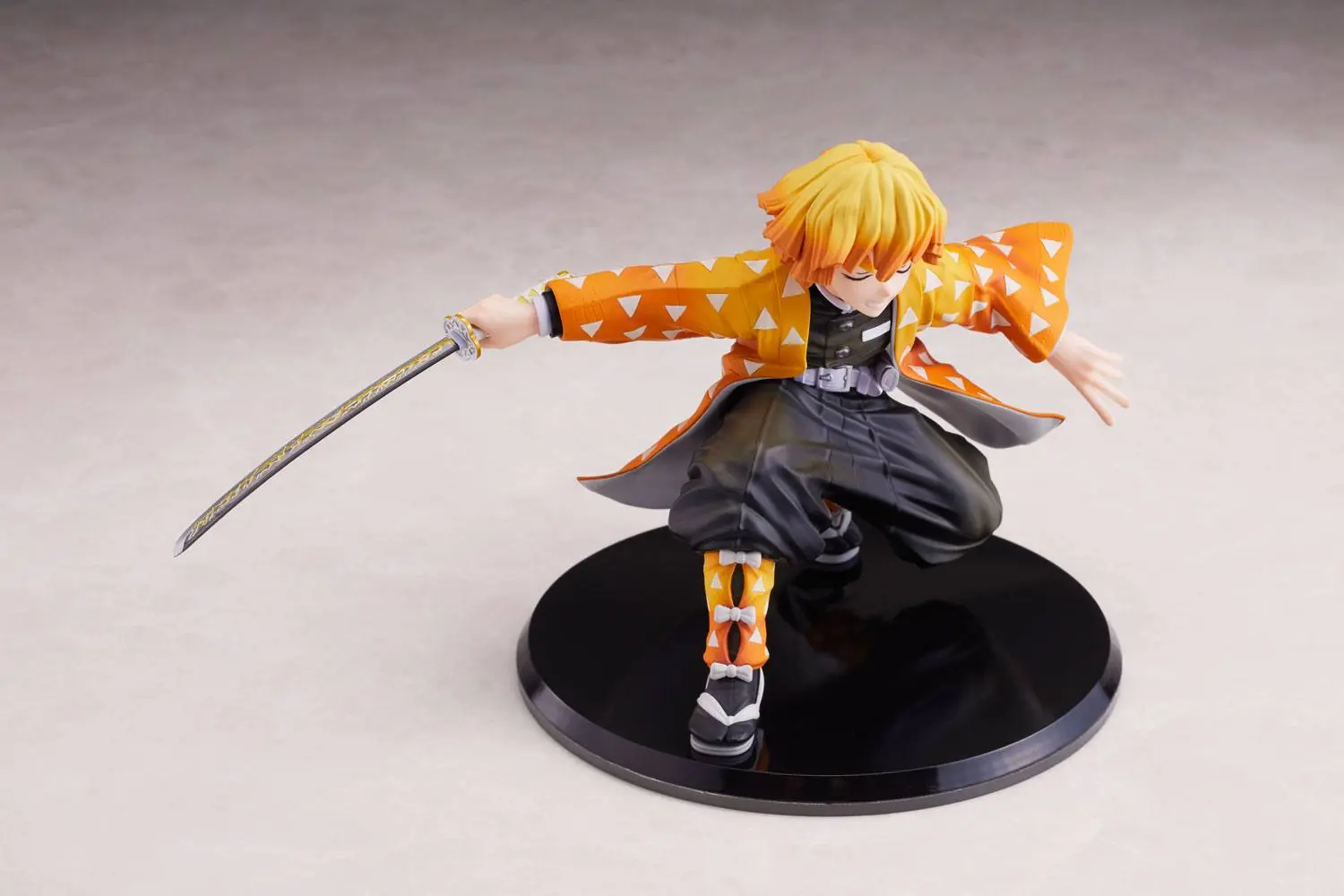 Demon Slayer: Kimetsu no Yaiba Statue 1/8 Zenitsu Agatsuma 12 cm product photo