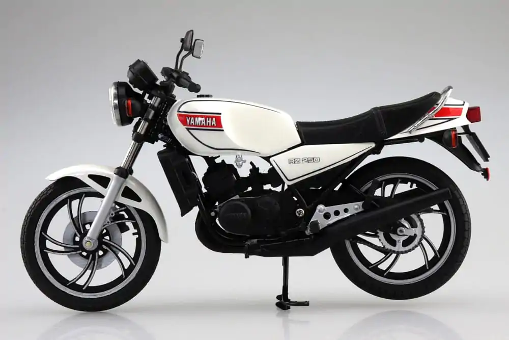 Diecast Bike Series Statue 1/12 Yamaha RZ250 New Pearl White 17 cm product photo