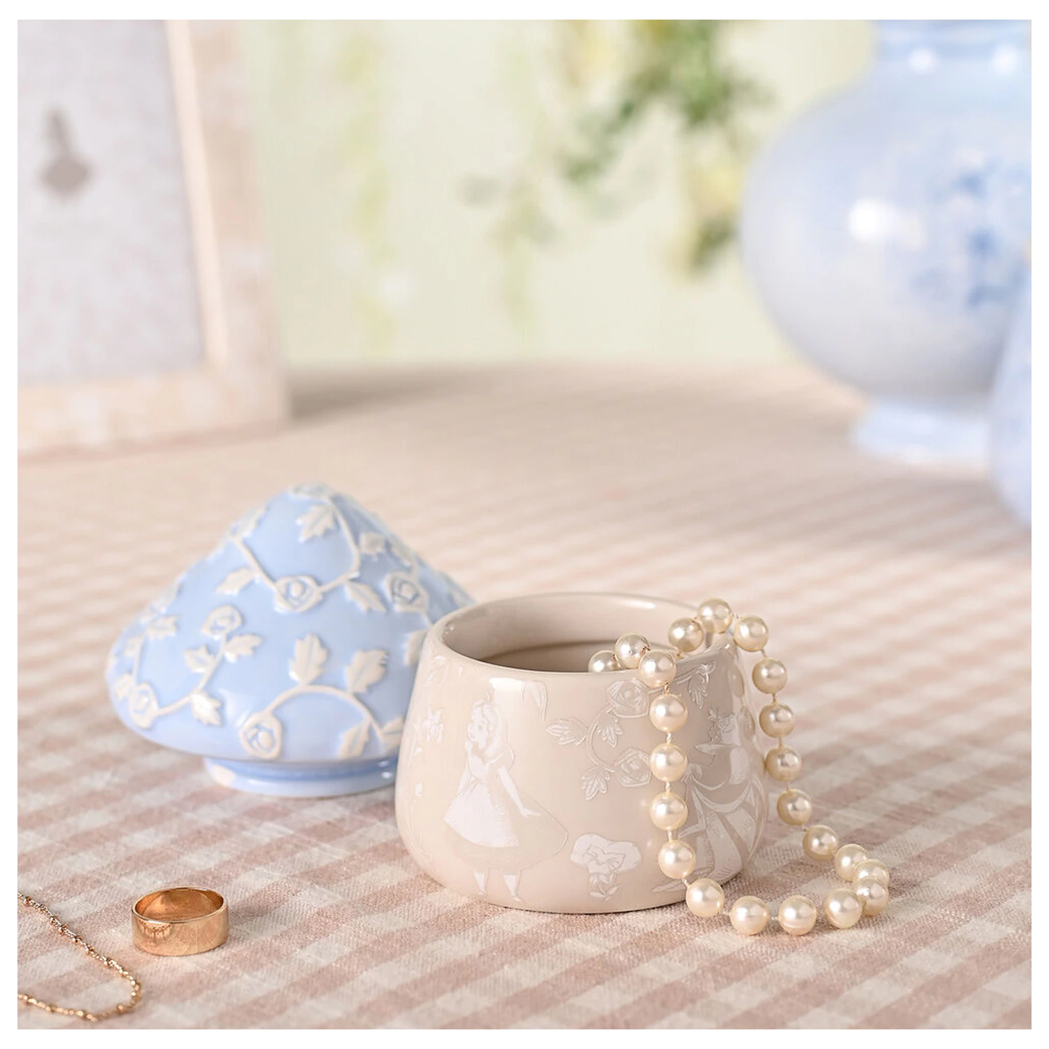 Disney Alice in Wonderland jewellery box product photo
