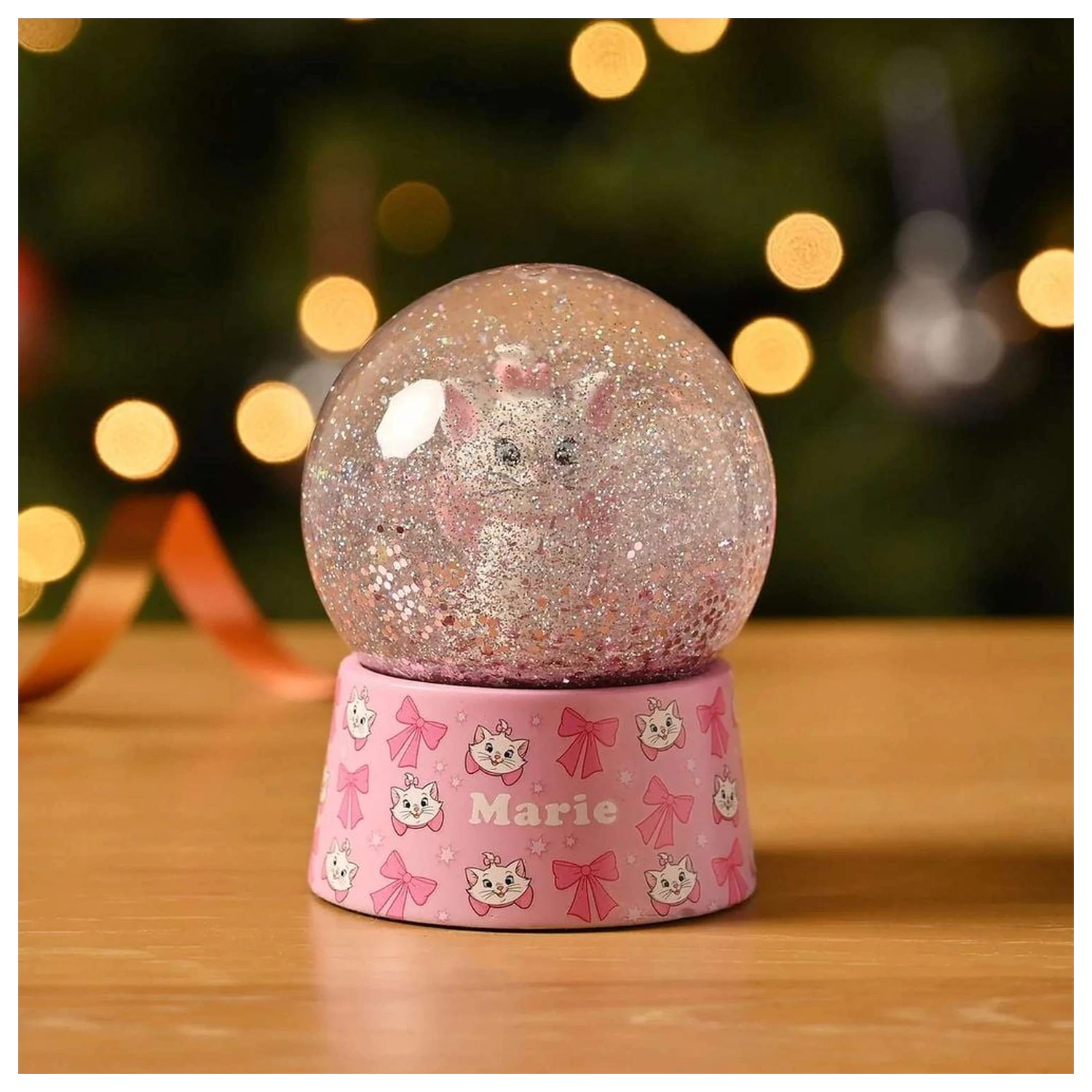 Disney Aristocats Marie Snowglobe product photo