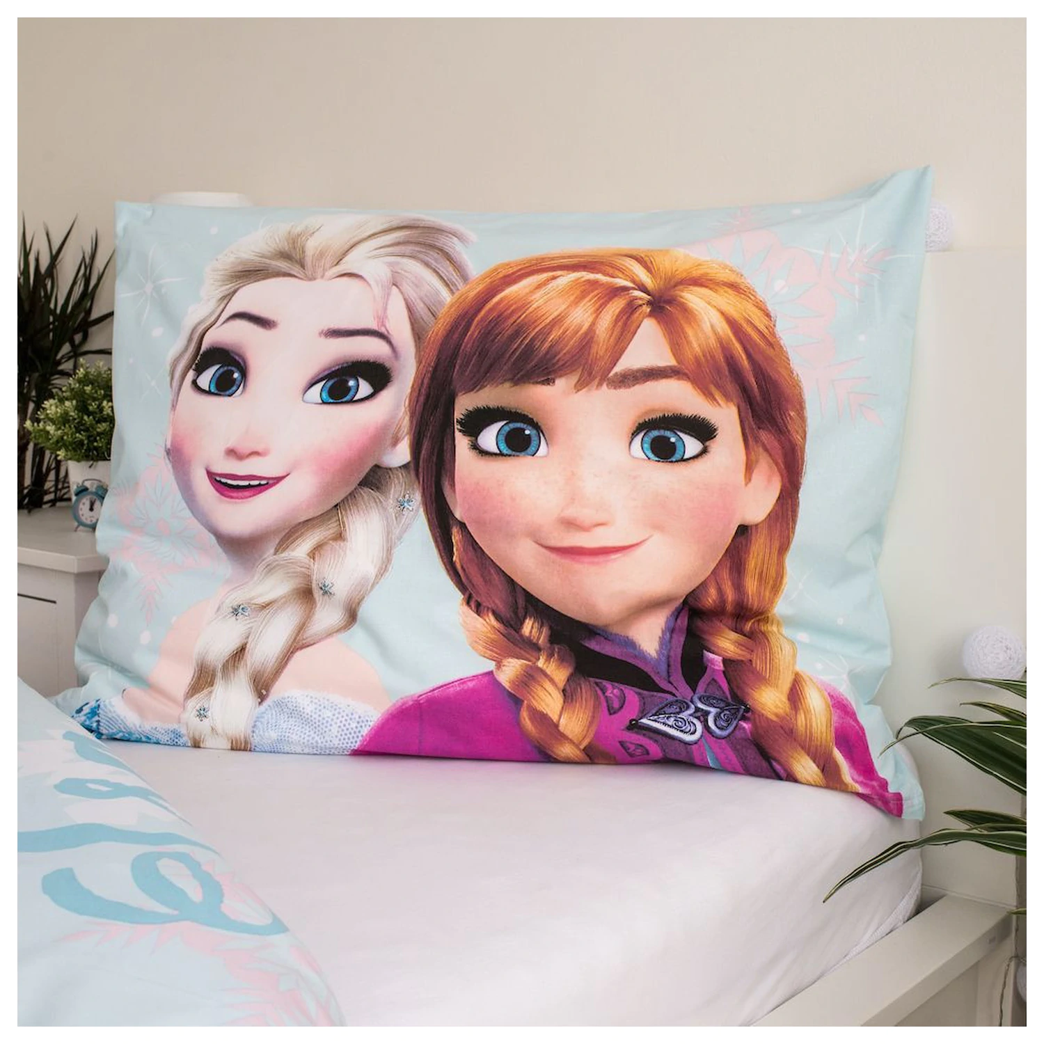 Disney Frozen Light Blue Duvet Cover product photo