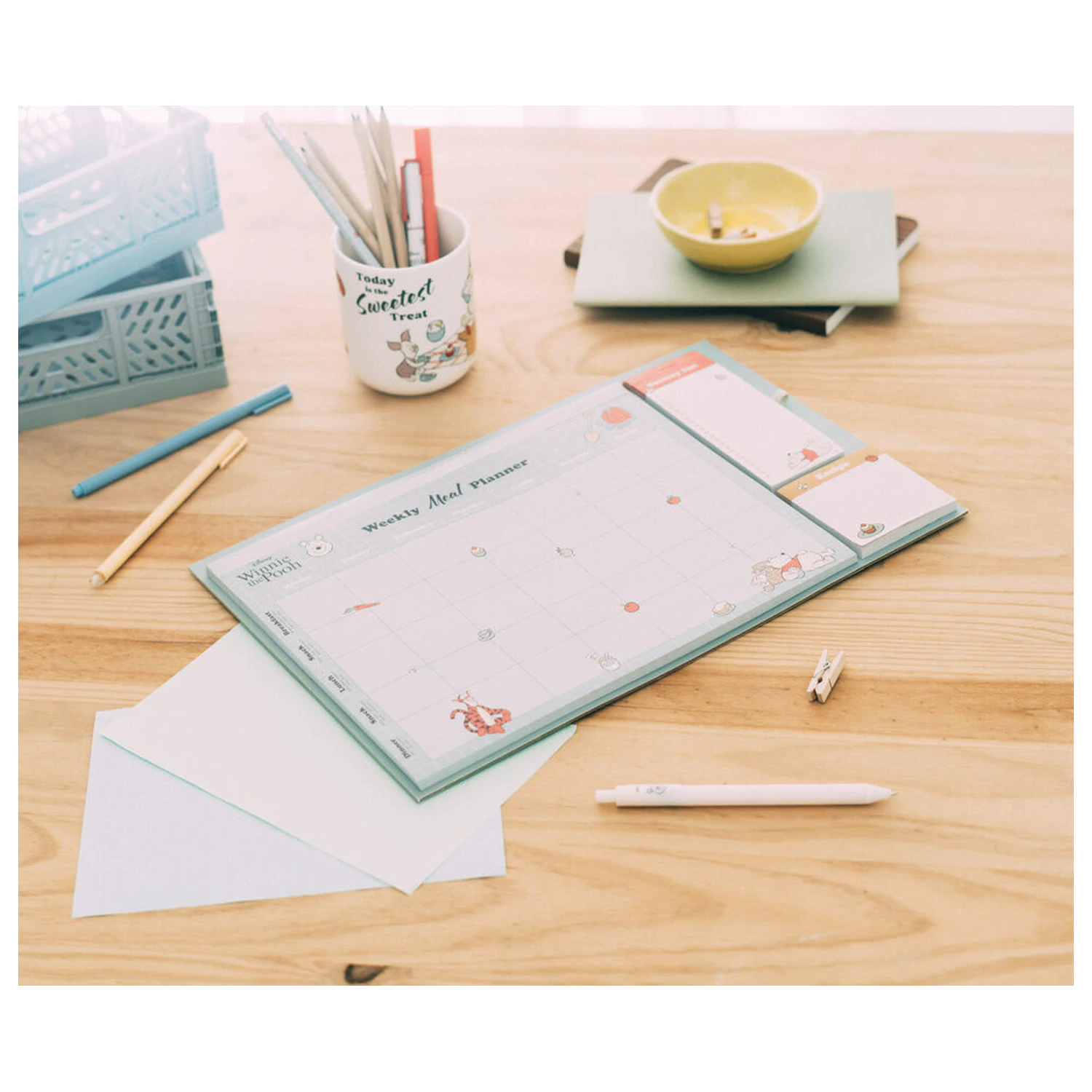 Disney Winnie the Pooh magnetic meal planner product photo