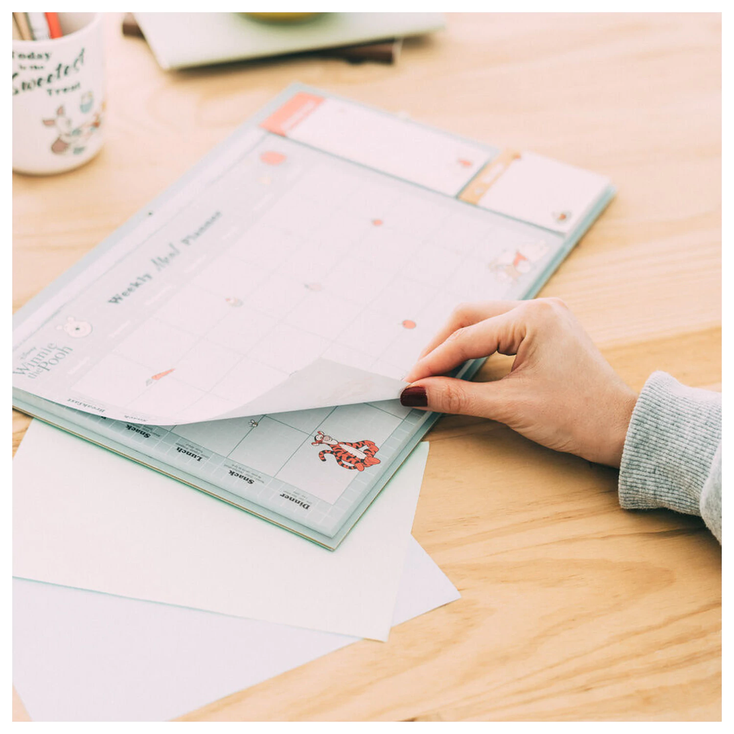 Disney Winnie the Pooh magnetic meal planner product photo