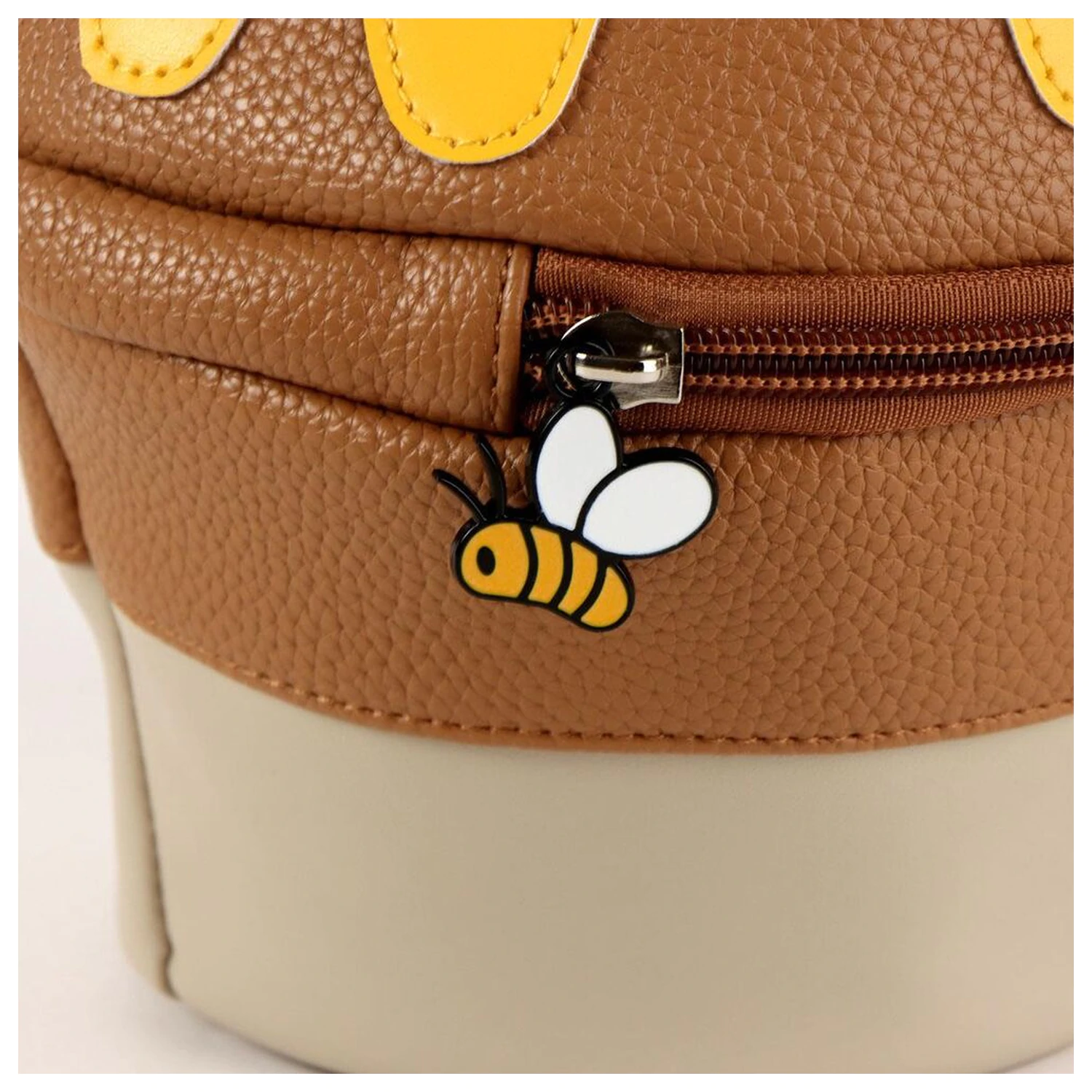 Disney Winnie the Pooh vanity case product photo