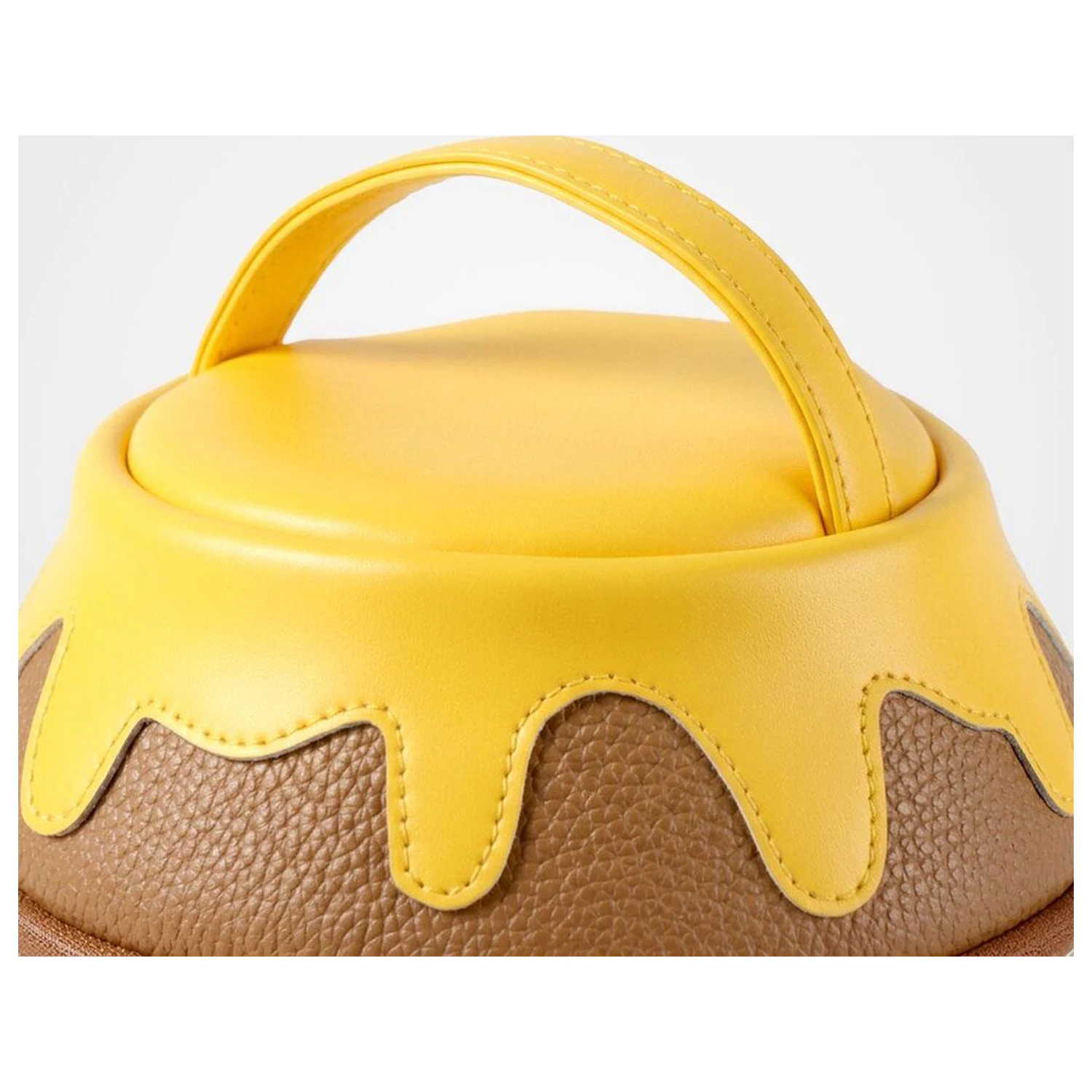 Disney Winnie the Pooh vanity case product photo
