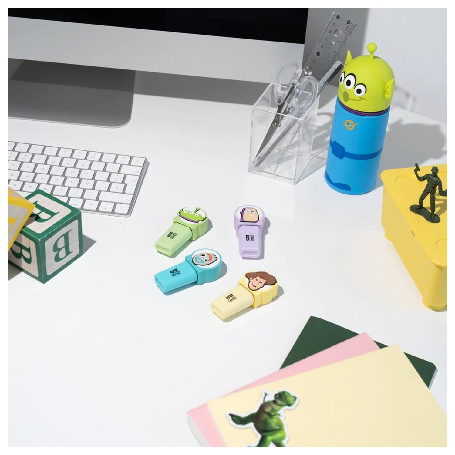 Disney Pixar Toy Story set of 4 highlighters with topper product photo