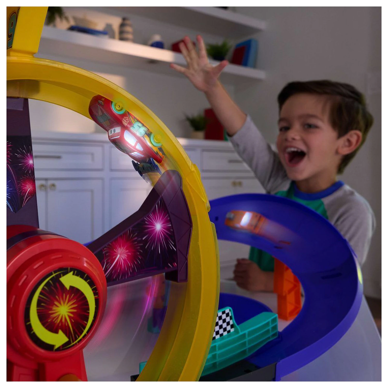 Disney Pixar Cars Lightning McQueen track set product photo