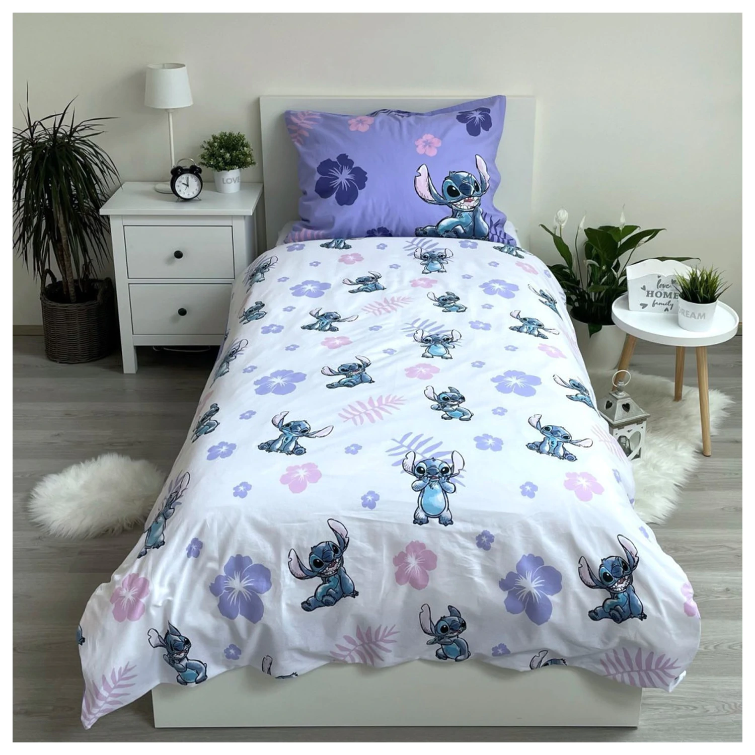 Disney Stitch Blooming duvet cover product photo