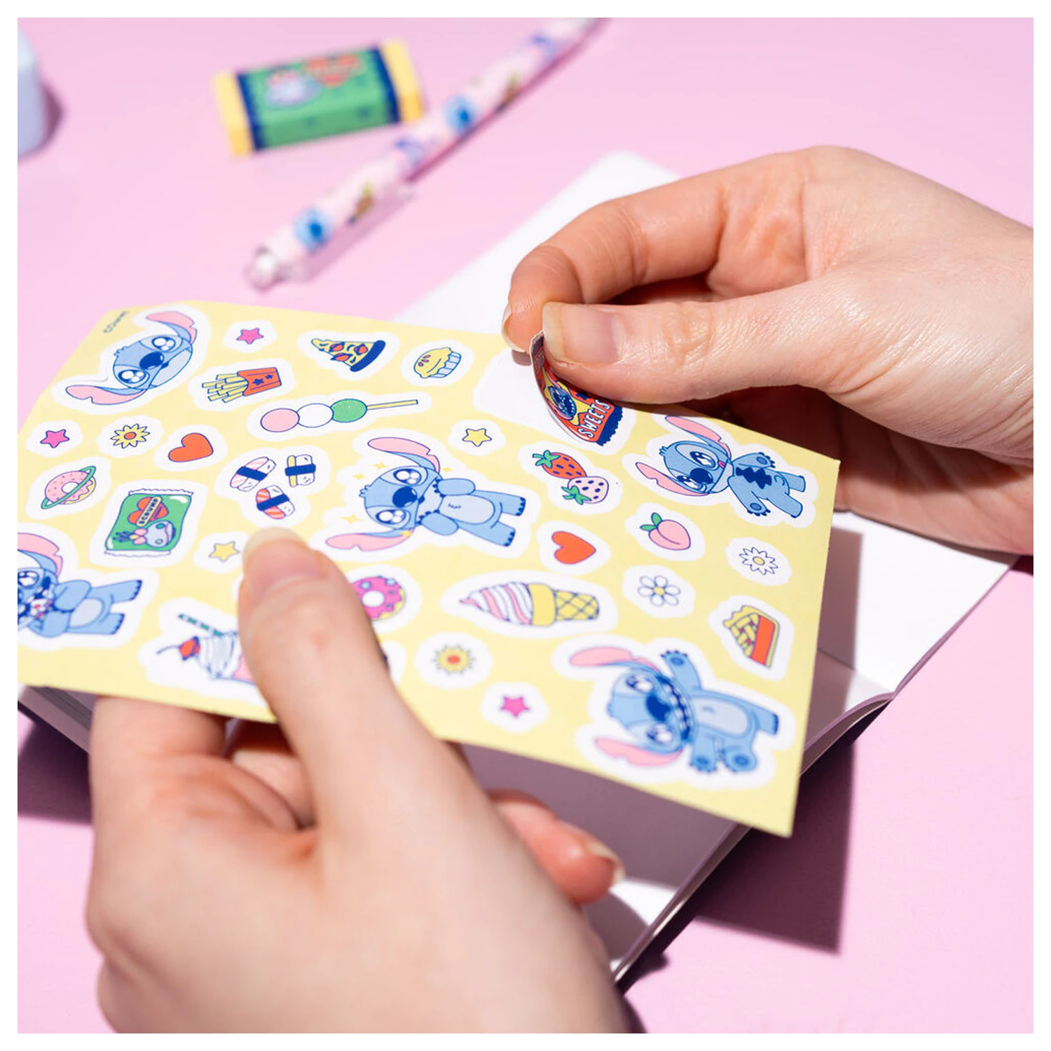 Disney Stitch stationery set product photo