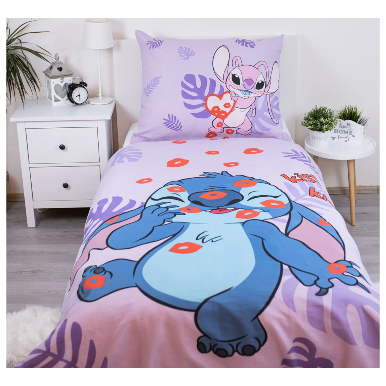 Disney Stitch Kiss Duvet Cover product photo