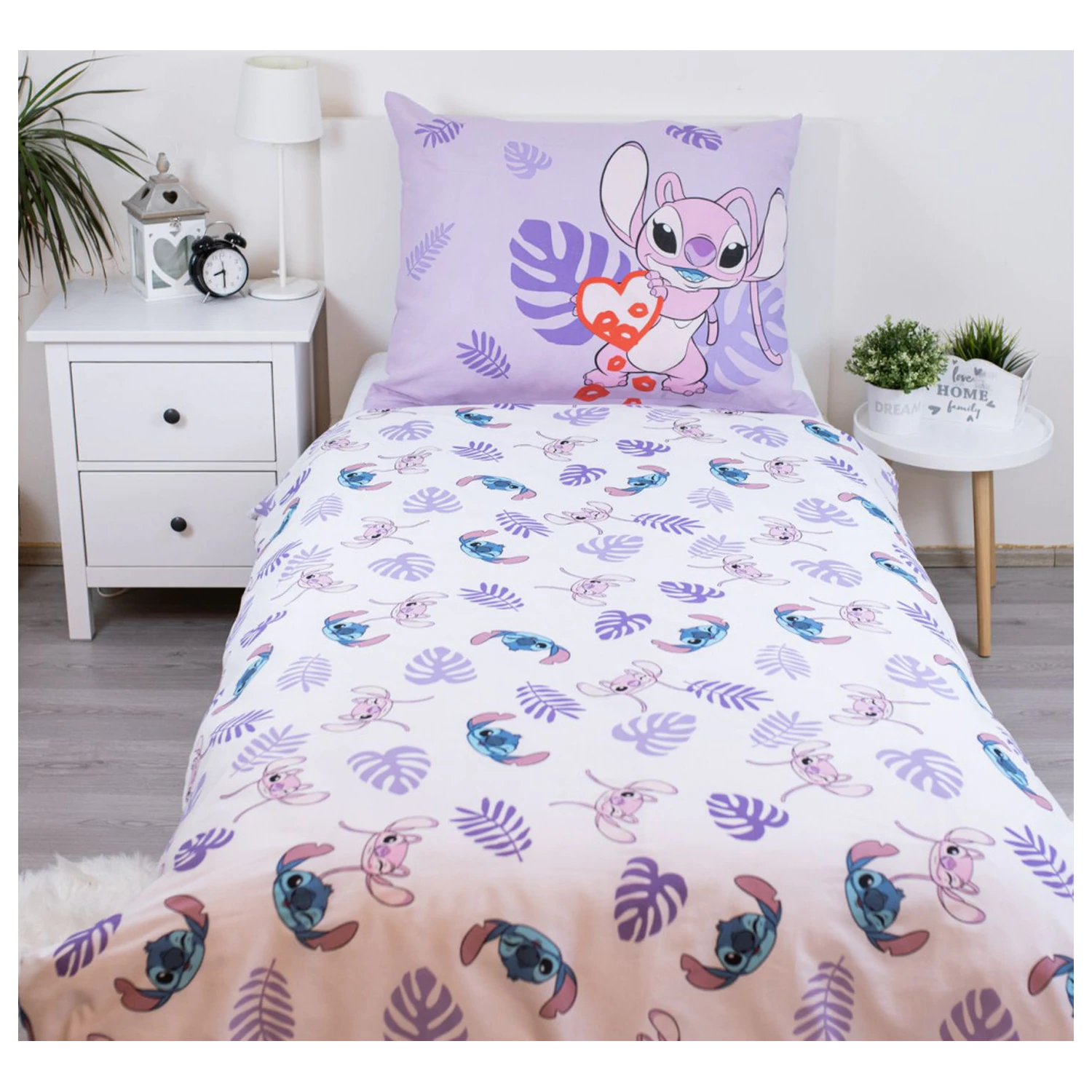 Disney Stitch Kiss Duvet Cover product photo