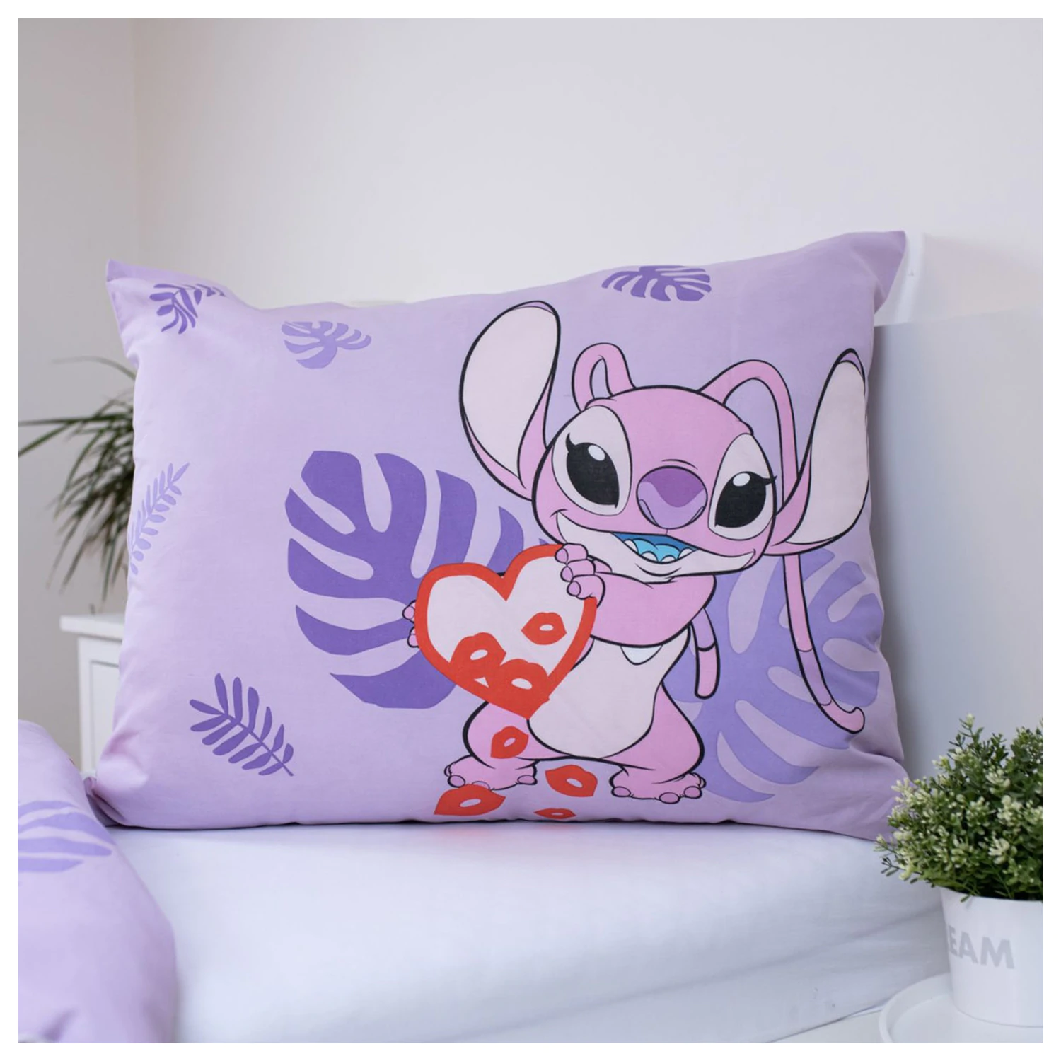 Disney Stitch Kiss Duvet Cover product photo