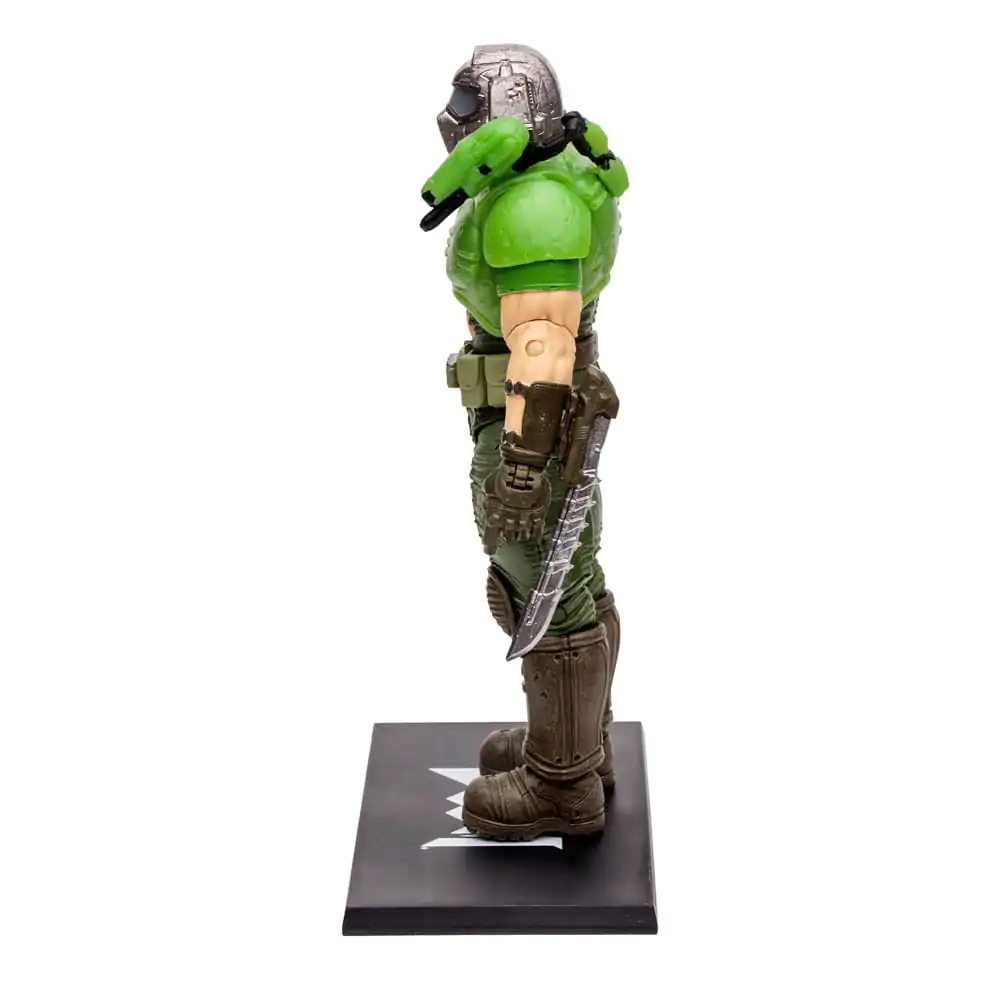 Doom Eternal Action Figure Doom Slayer Classic (Glow In The Dark Edition) Gold Label 18 cm product photo