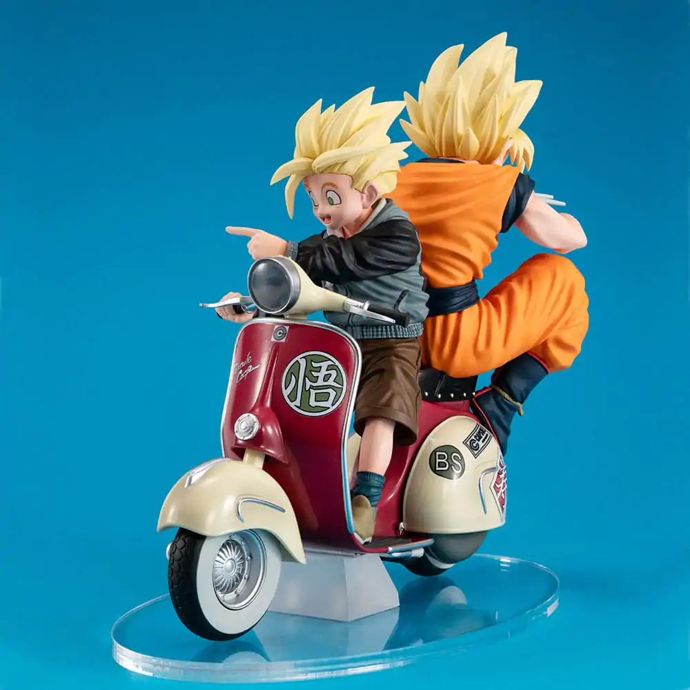 Dragonball Z 05 Desktop Real McCoy PVC Diorama Super Saiyan Son Goku & Super Saiyan Son Gohan & Motorbike 16 cm termékfotó