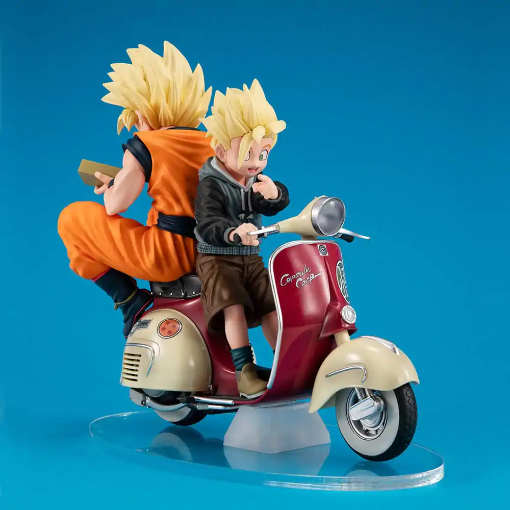 Dragonball Z 05 Desktop Real McCoy PVC Diorama Super Saiyan Son Goku & Super Saiyan Son Gohan & Motorbike 16 cm termékfotó